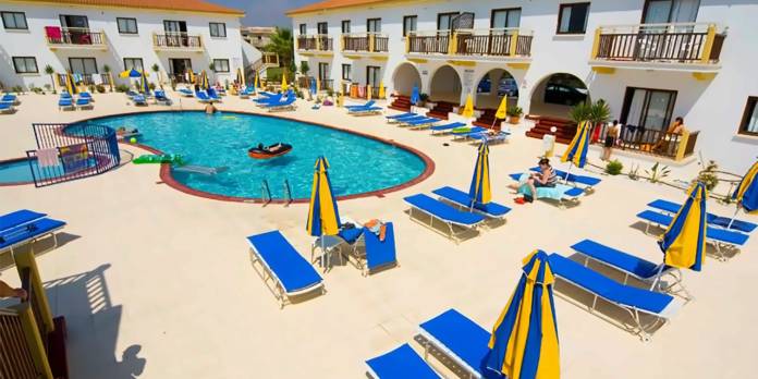 Cosmelenia Hotel Apartments - Larnaka