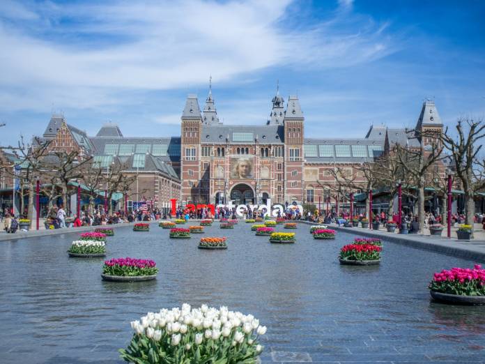 Disneilendo ir Asterikso parkai - pažintinė kelionė - NNN