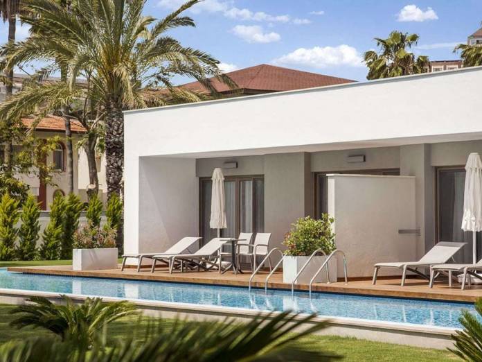 Acanthus Cennet Barut Collection - poilsinė kelionė - NNN