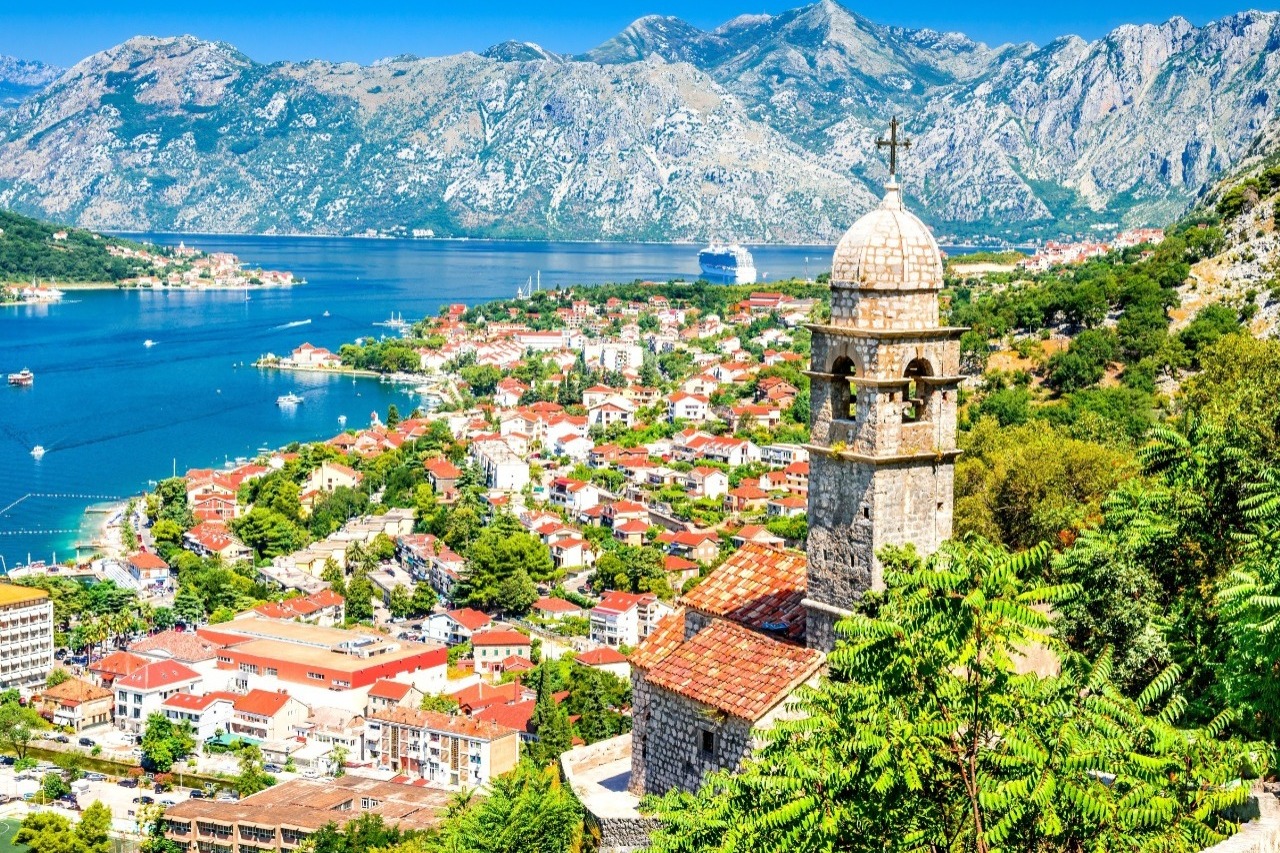 Tivatas - keliauk į vieną gražiausių Juodkalnijos kurortų - NNN