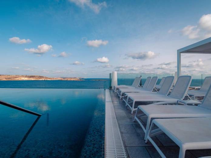 Seaview Hotel - poilsinė kelionė - NNN