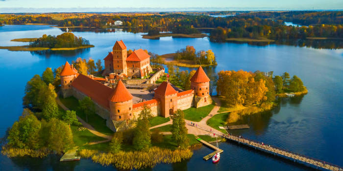 Slėnis, Sveikatinimo ir poilsio parkas - Viešbučiai Trakuose